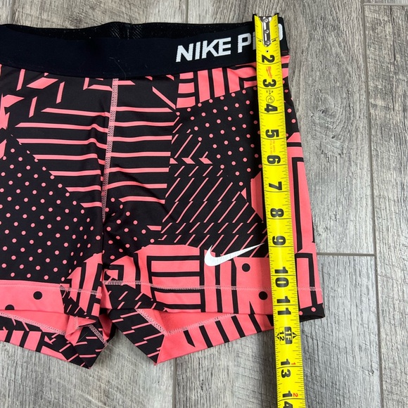 Nike Pro Pink Print Spandex Shorts - Picture 10 of 12